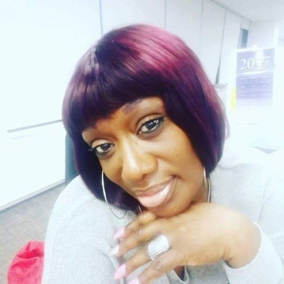 Meet your Posher, Pamela - Picture 1 of 1